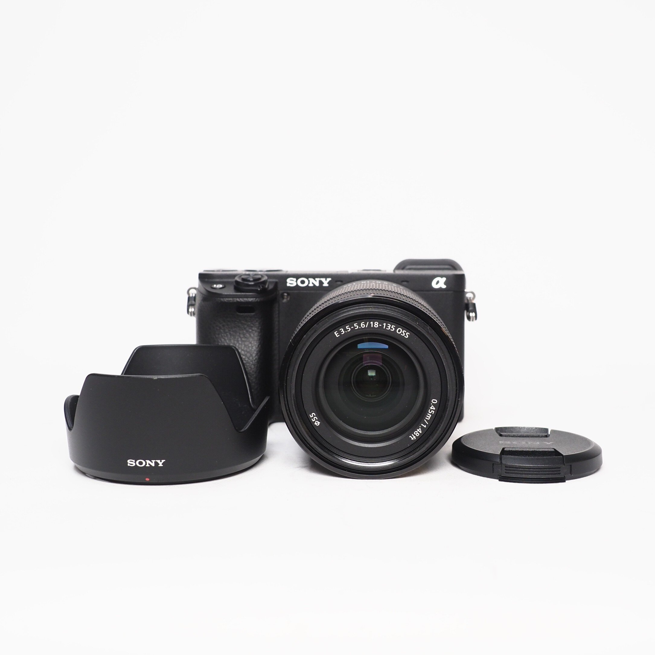 Sony A6400 + 18-135/3,5-5,6 OSS -  Begagnad