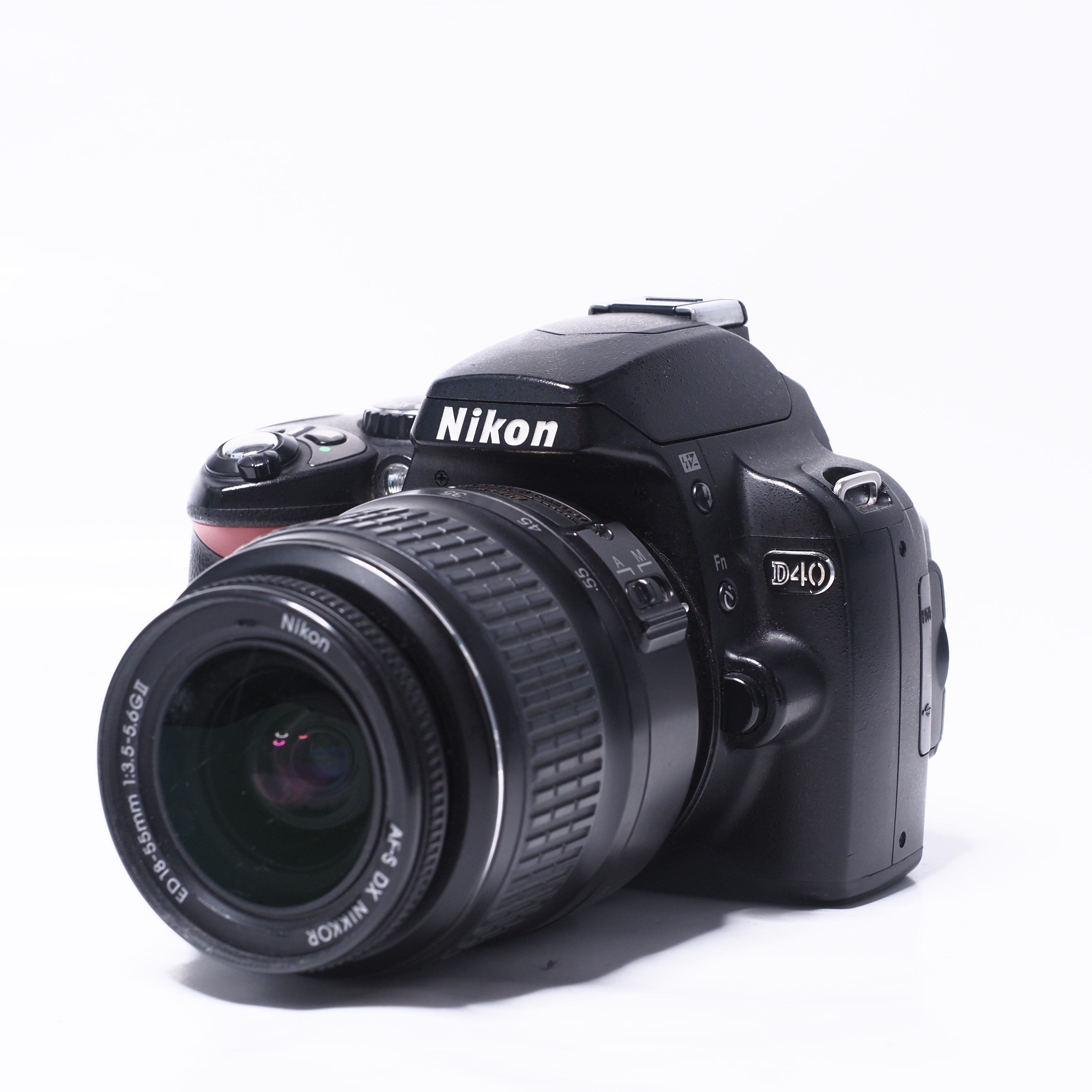 Nikon D40 inkl. AF-S NIKKOR 18-55mm f/3,5-5,6 - Begagnat