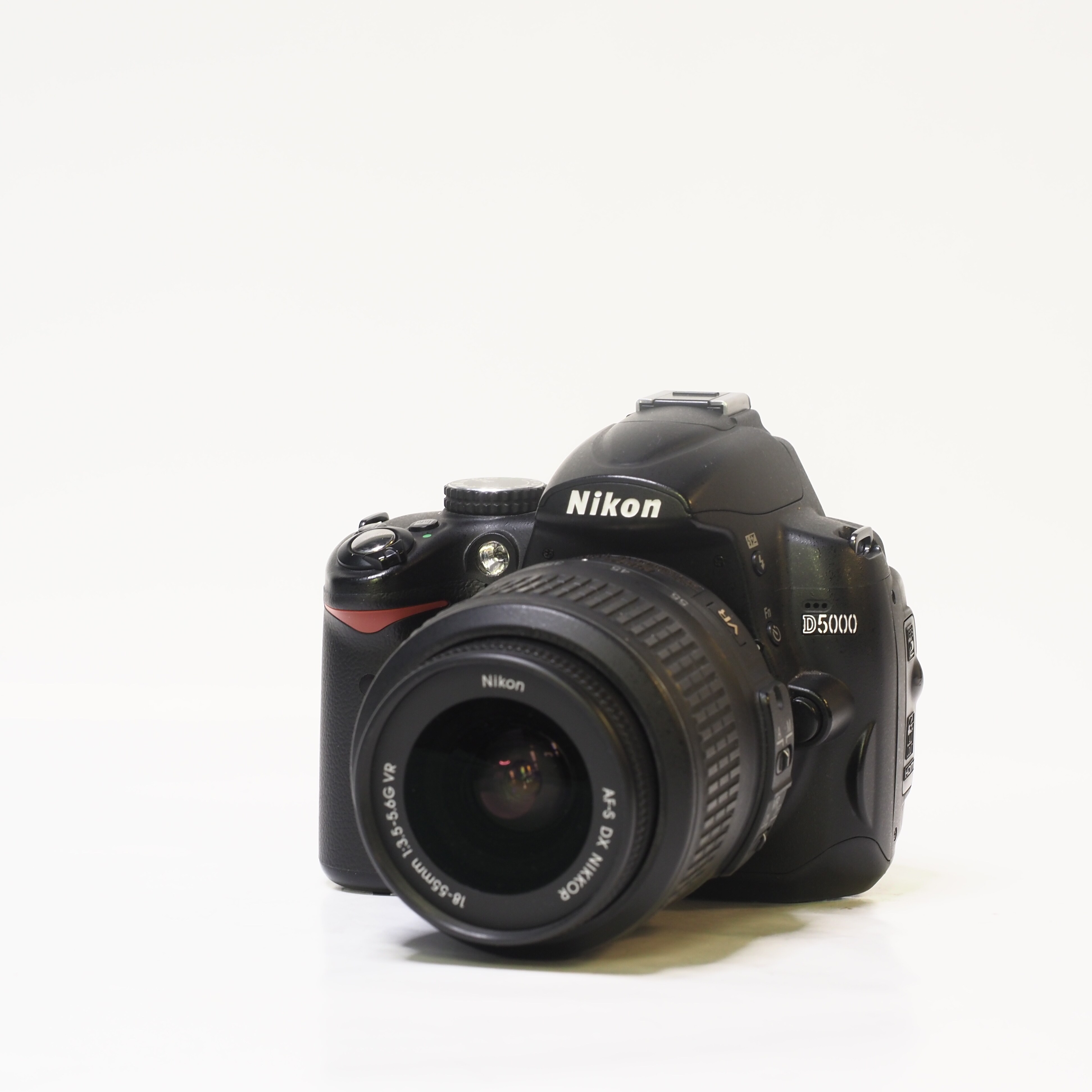Nikon D5000 & 18-55mm f/3.5-5.6 G - Begagnad