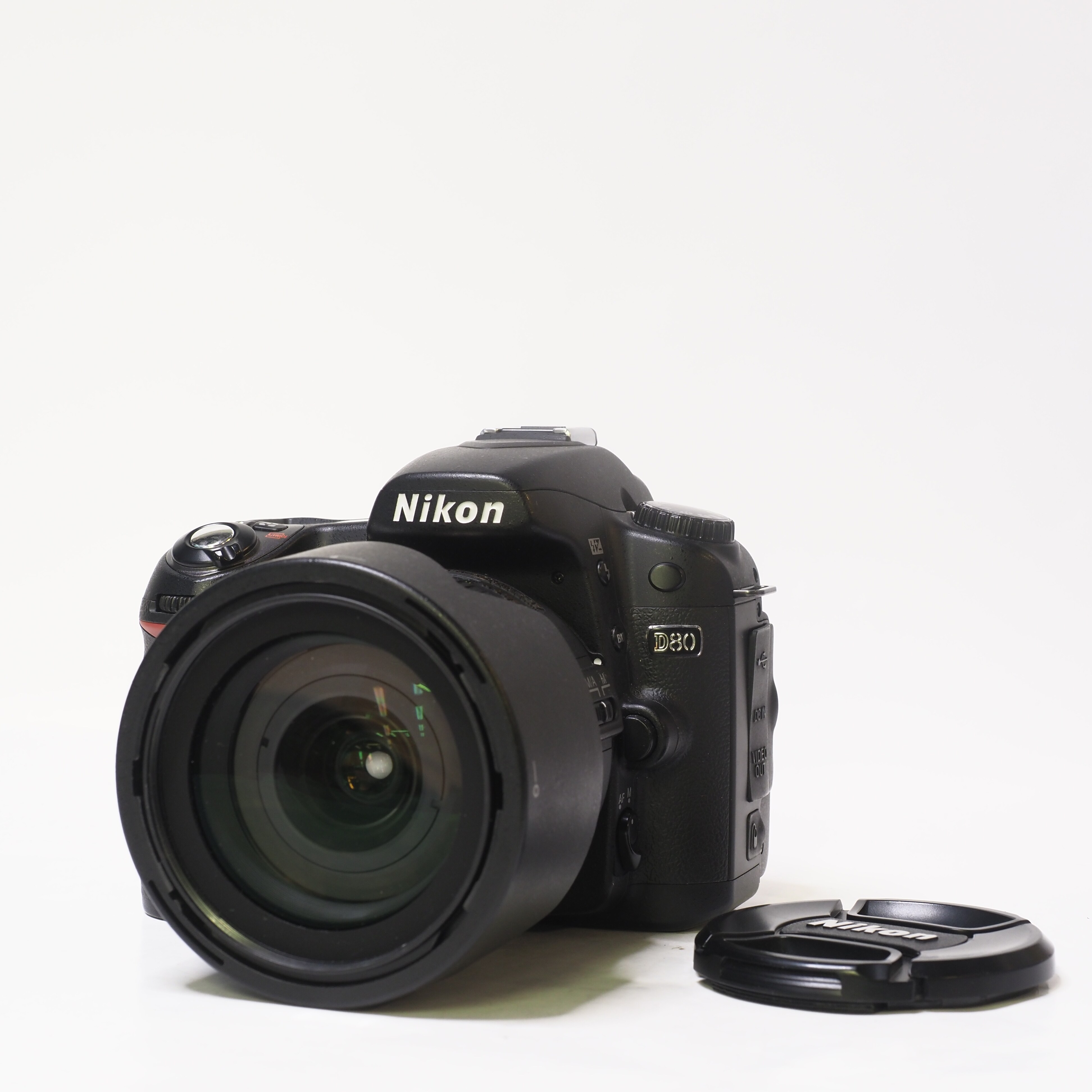 Nikon D80 & 18-70mm f/3.5-4.5 G ED VR - Begagnad