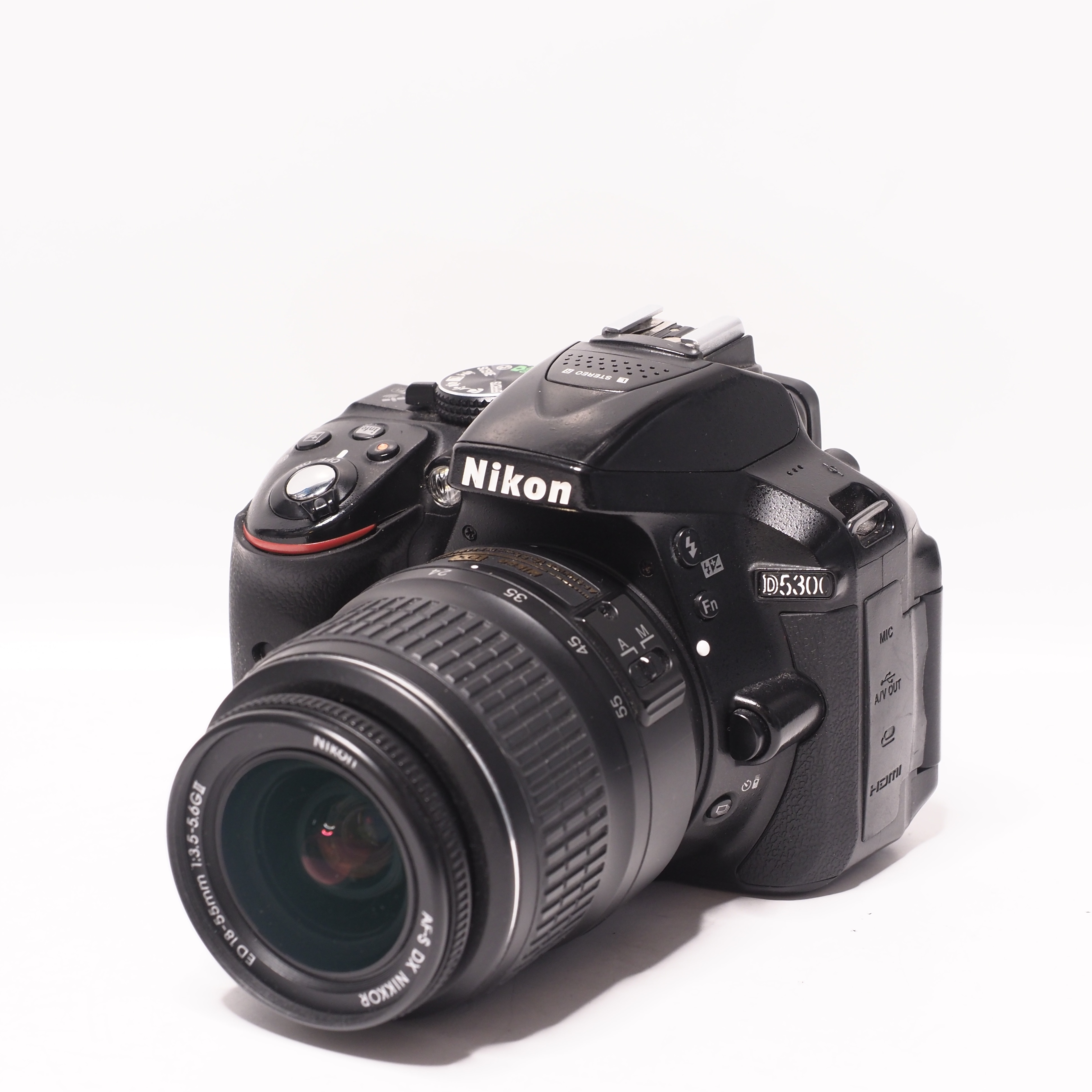 Nikon D5300 + AF-P 18-55mm f/3,5-5,6 II - Begagnad