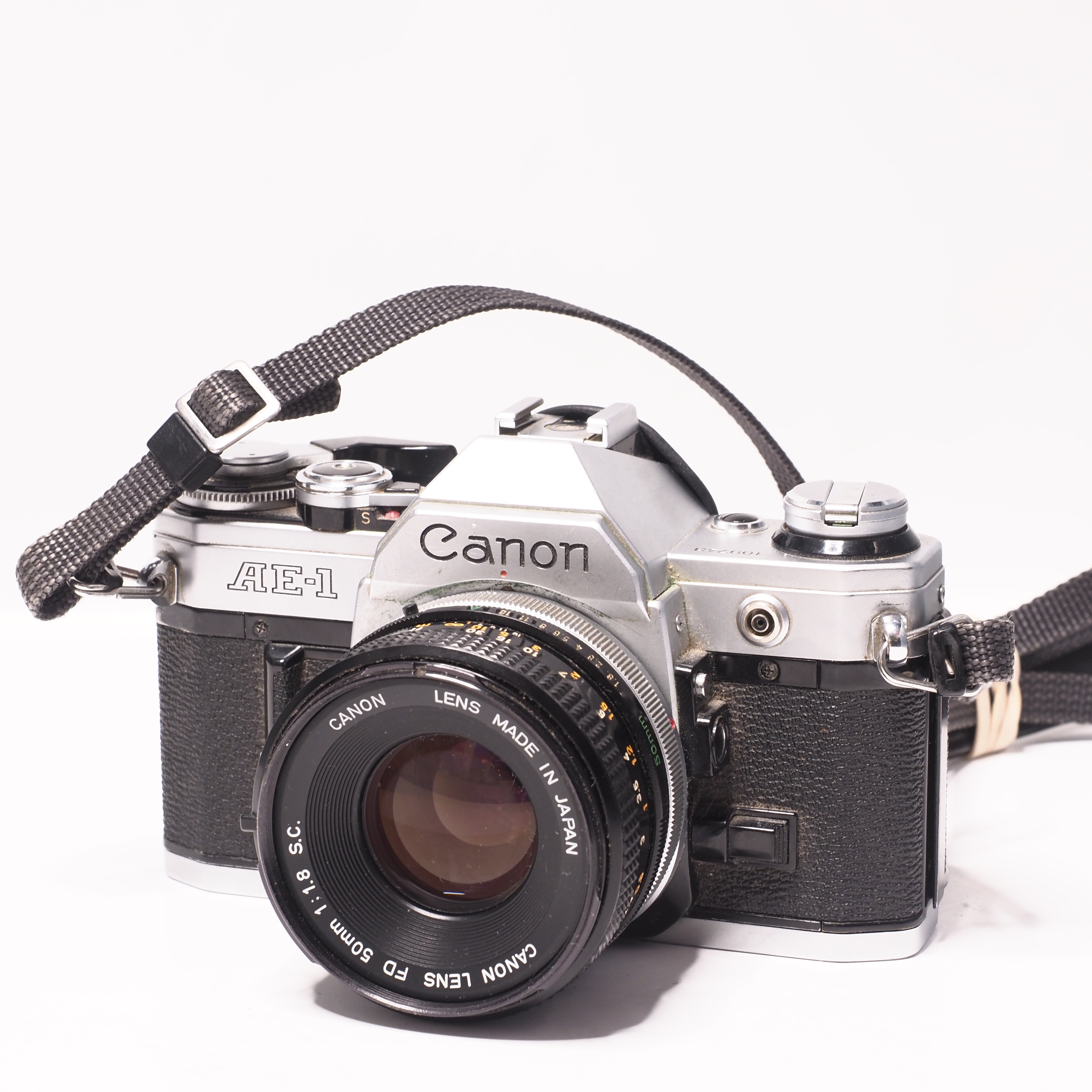 Canon AE-1 + 50mm f/1,8 - Begagnad