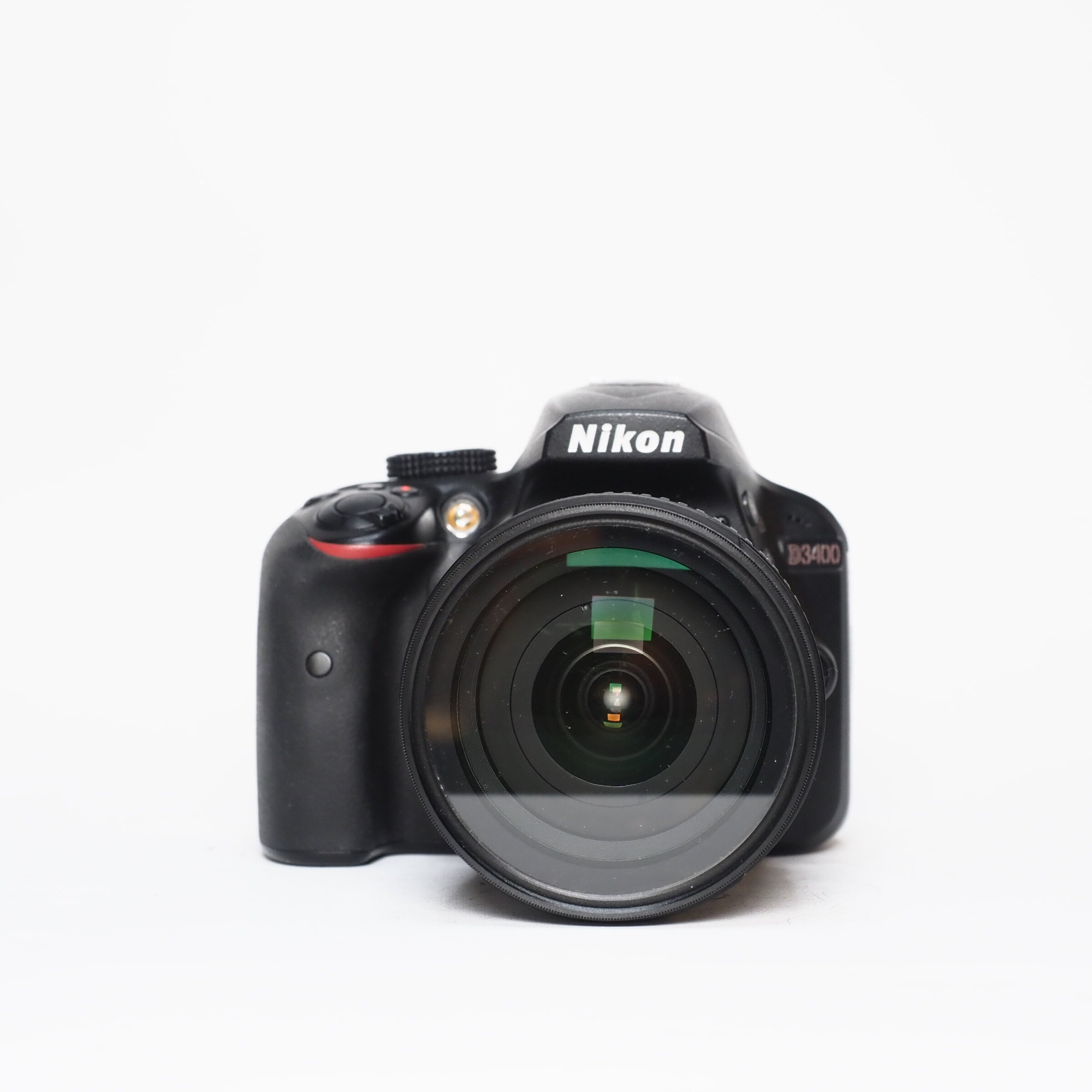 Nikon D3400 + AF-S 18-70mm f/3,5-4,5G ED -  Begagnad