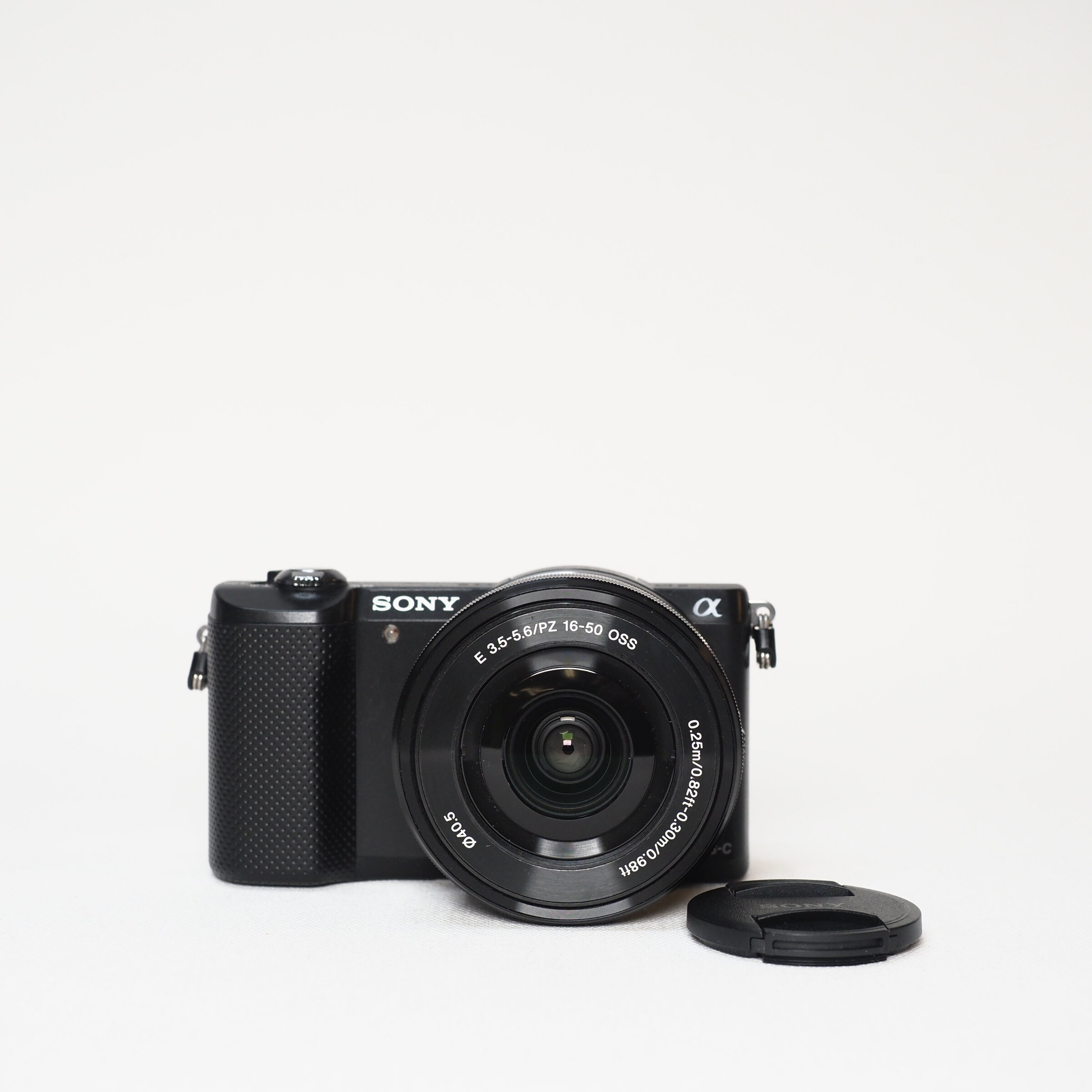Sony A5000 + 16-50/3,5-5,6 OSS - Begagnad