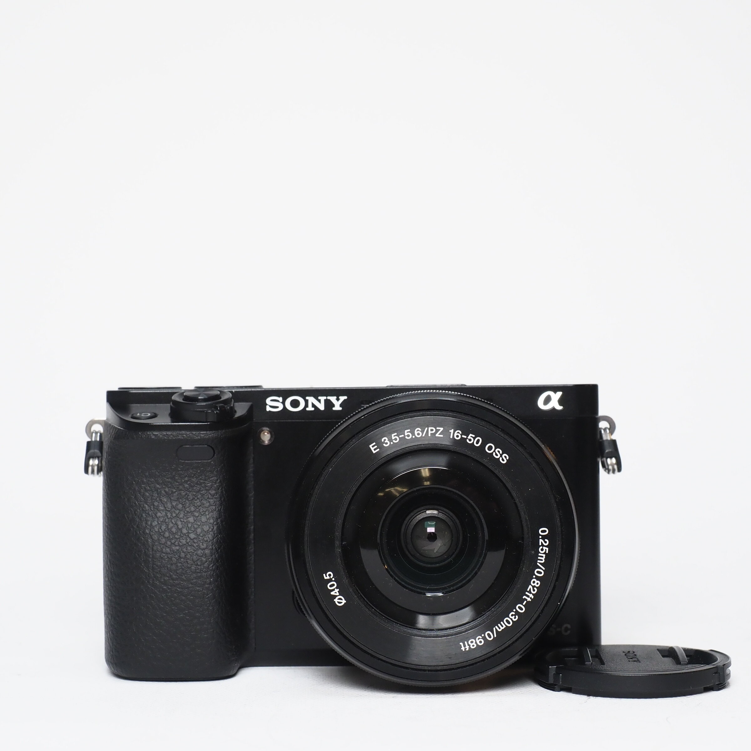 Sony A6000 + E PZ 16-50mm f/3,5-5,6 - Begagnad