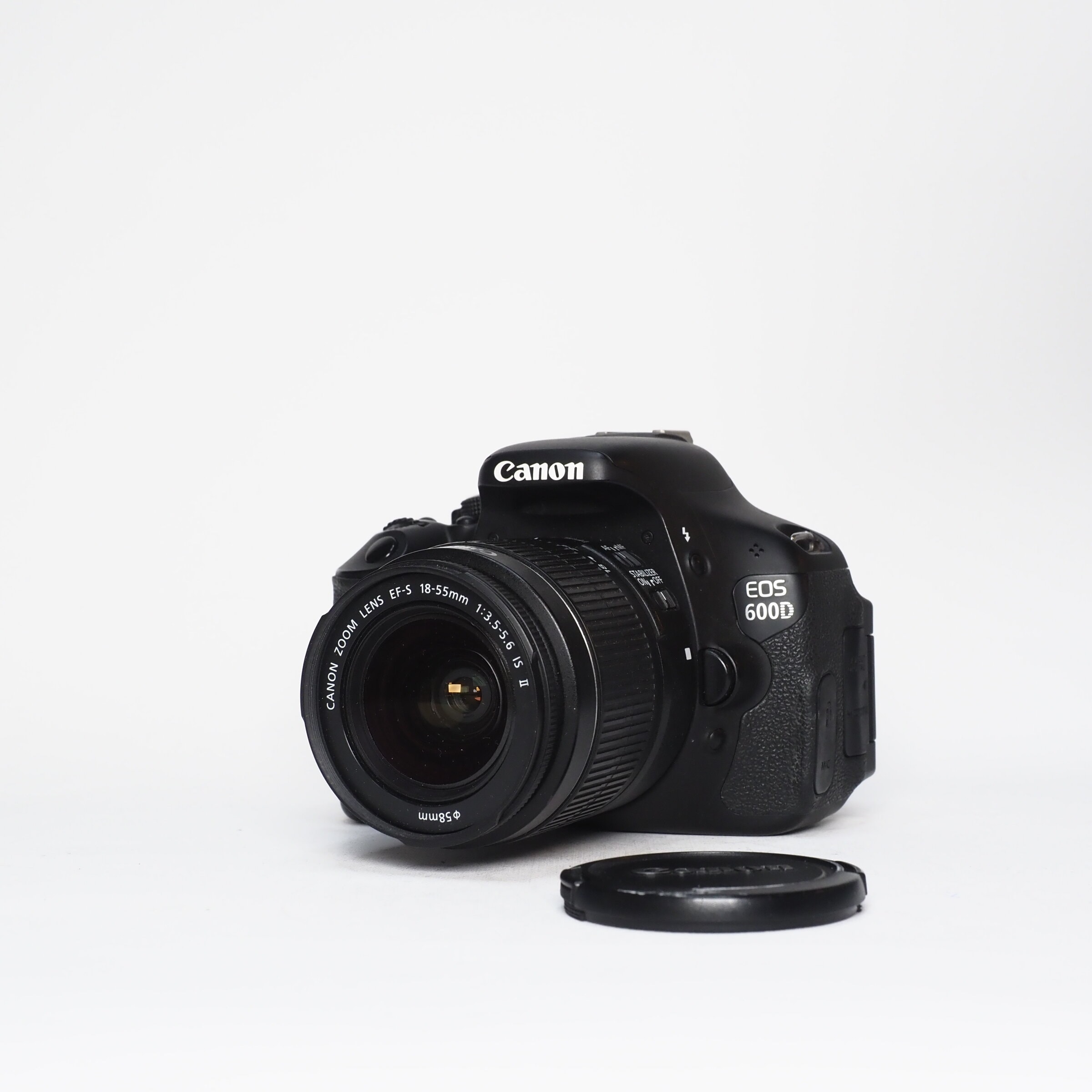 Canon 600D + EF-S 18-55mm f/3,5-5,6 IS II - Begagnad