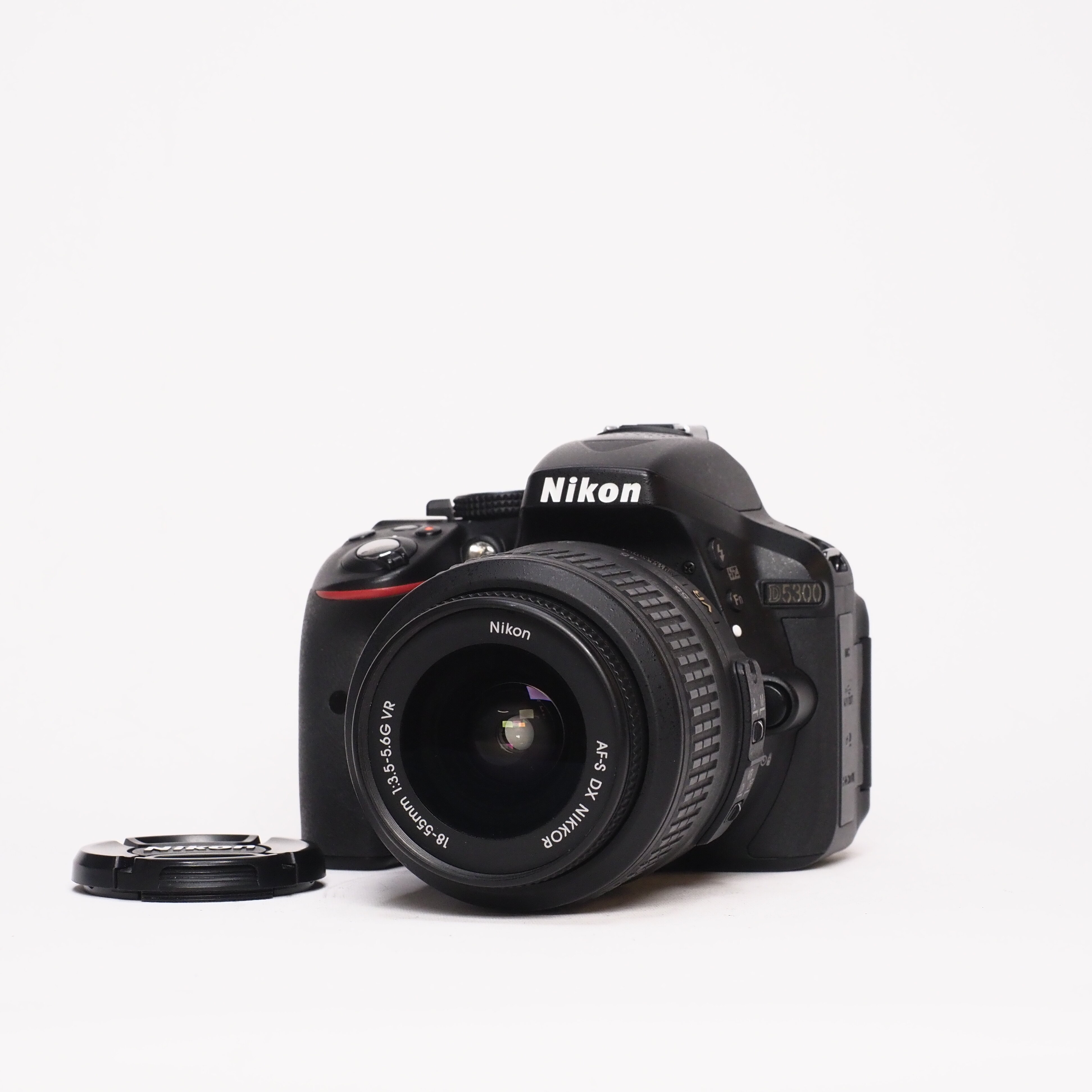 Nikon D5300 + AF-S 18-55mm f/3,5-5,6 - Begagnad