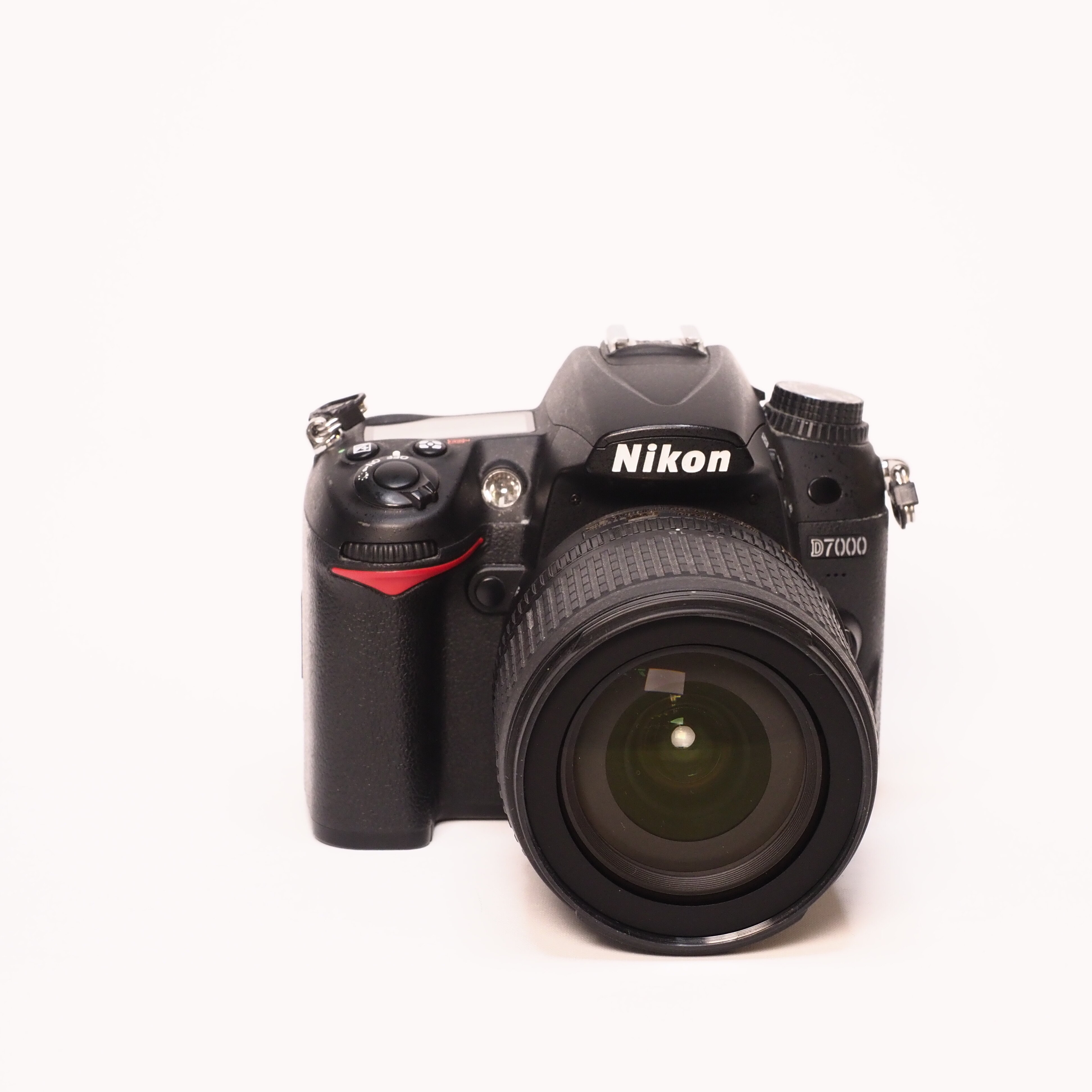 Nikon D7000 + AF-S 18-105mm f/3,5-5,6 DX ED VR - Begagnad