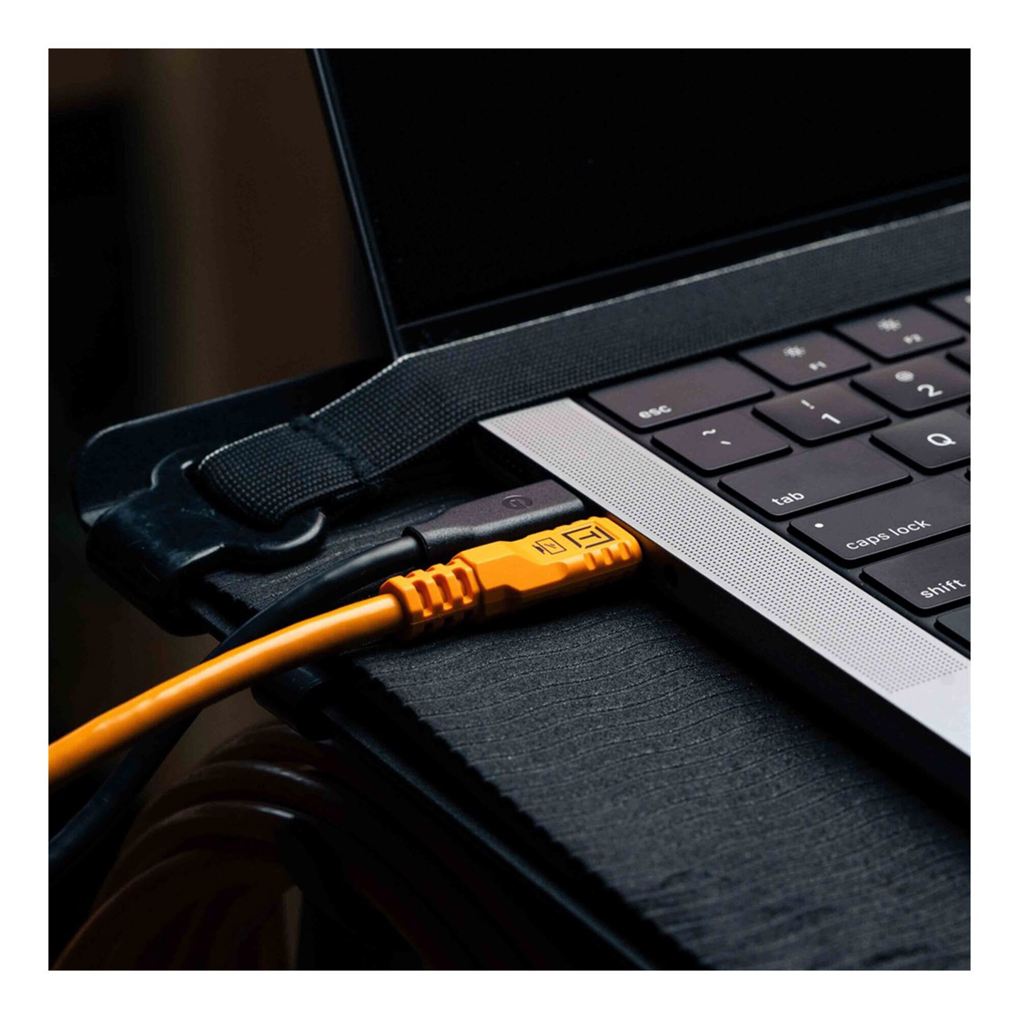 TetherPro Optima 10G USB-C, 0,9m, Vinklad, Orange
