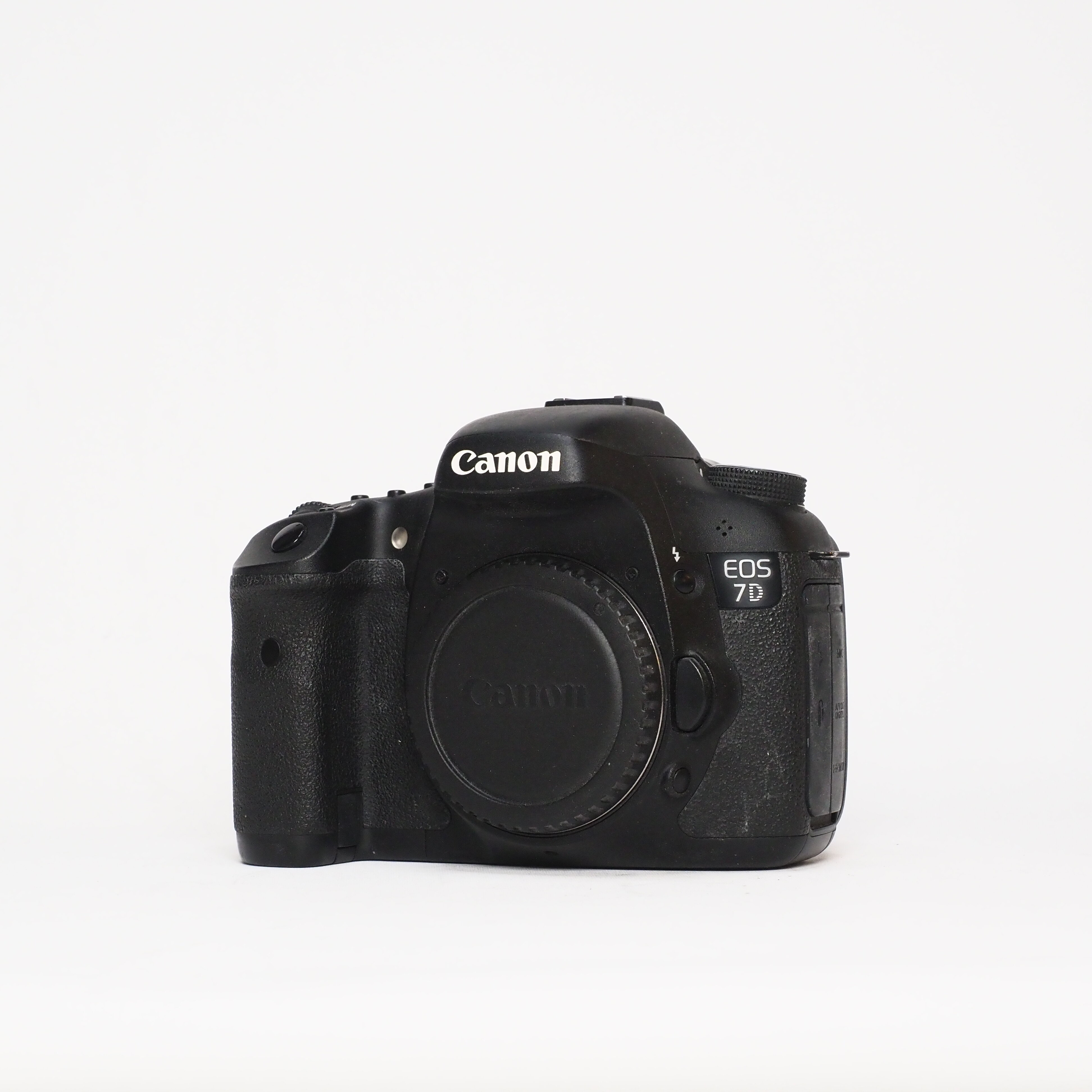 Canon 7D + BG-E7 - Begagnad