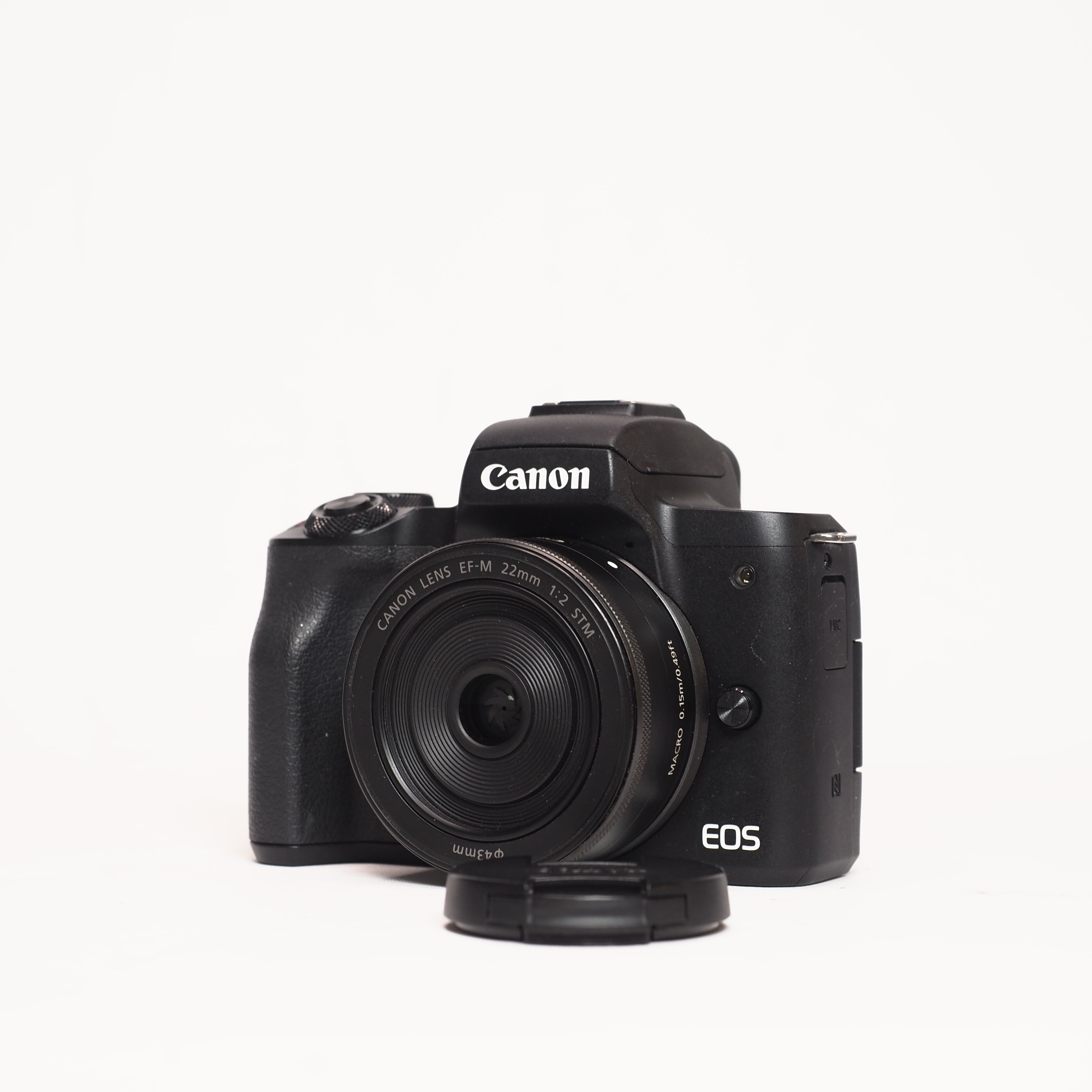 Canon M50 + 22mm f/2 - Begagnad