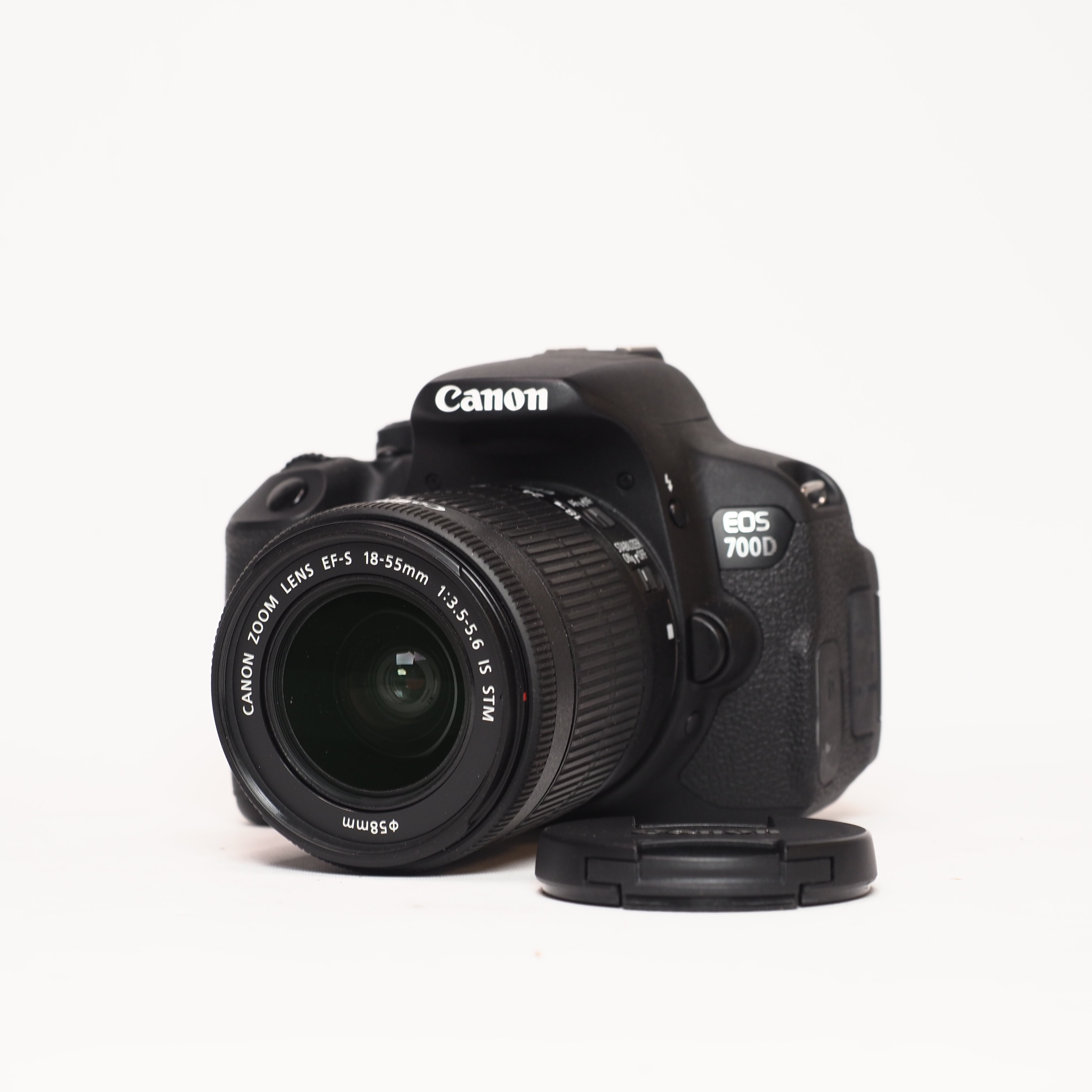 Canon EOS 700D + EF-S 18-55mm f/3,5-5,6 IS STM - Begagnad