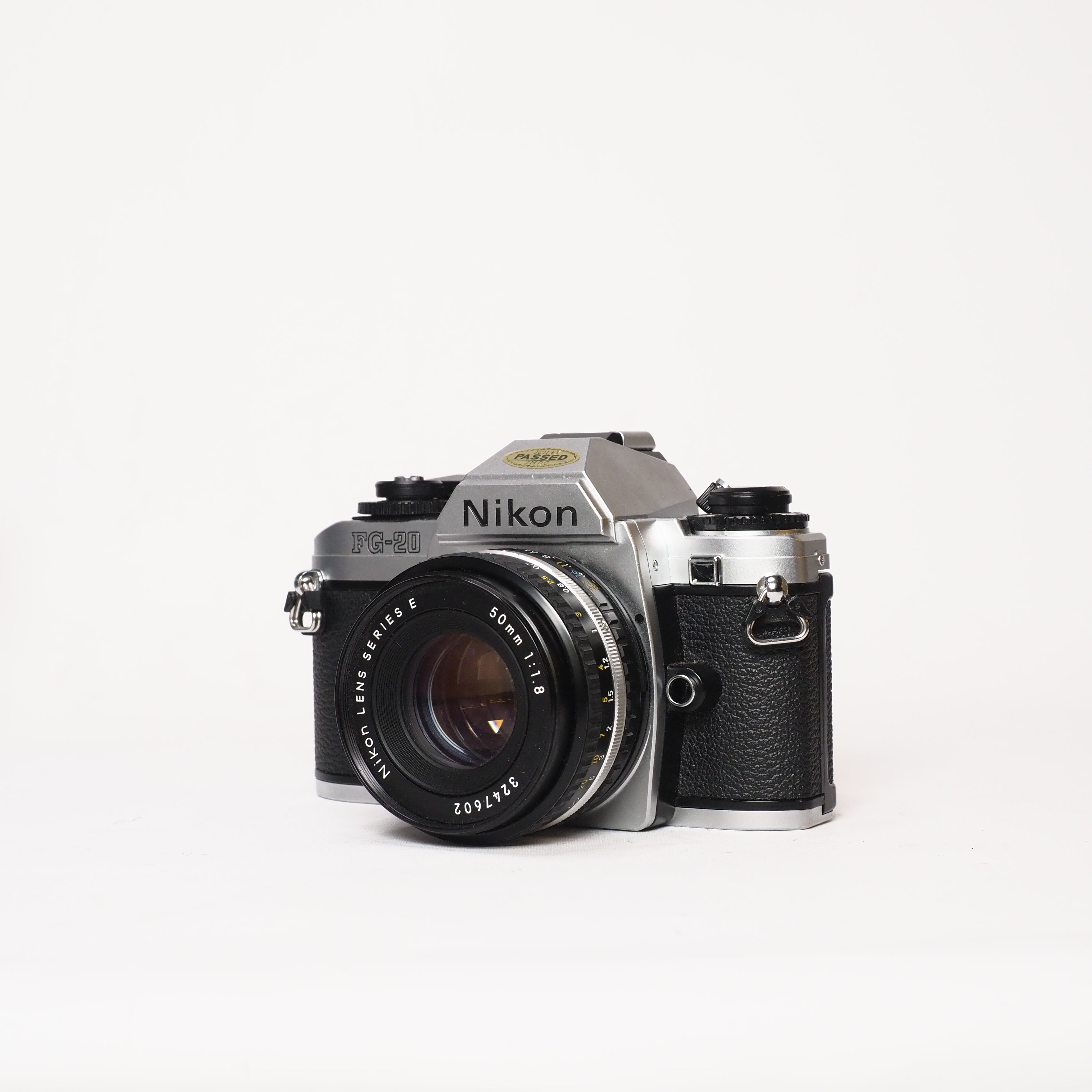 Nikon FG-20 + 50mm f/1,8 - Begagnad