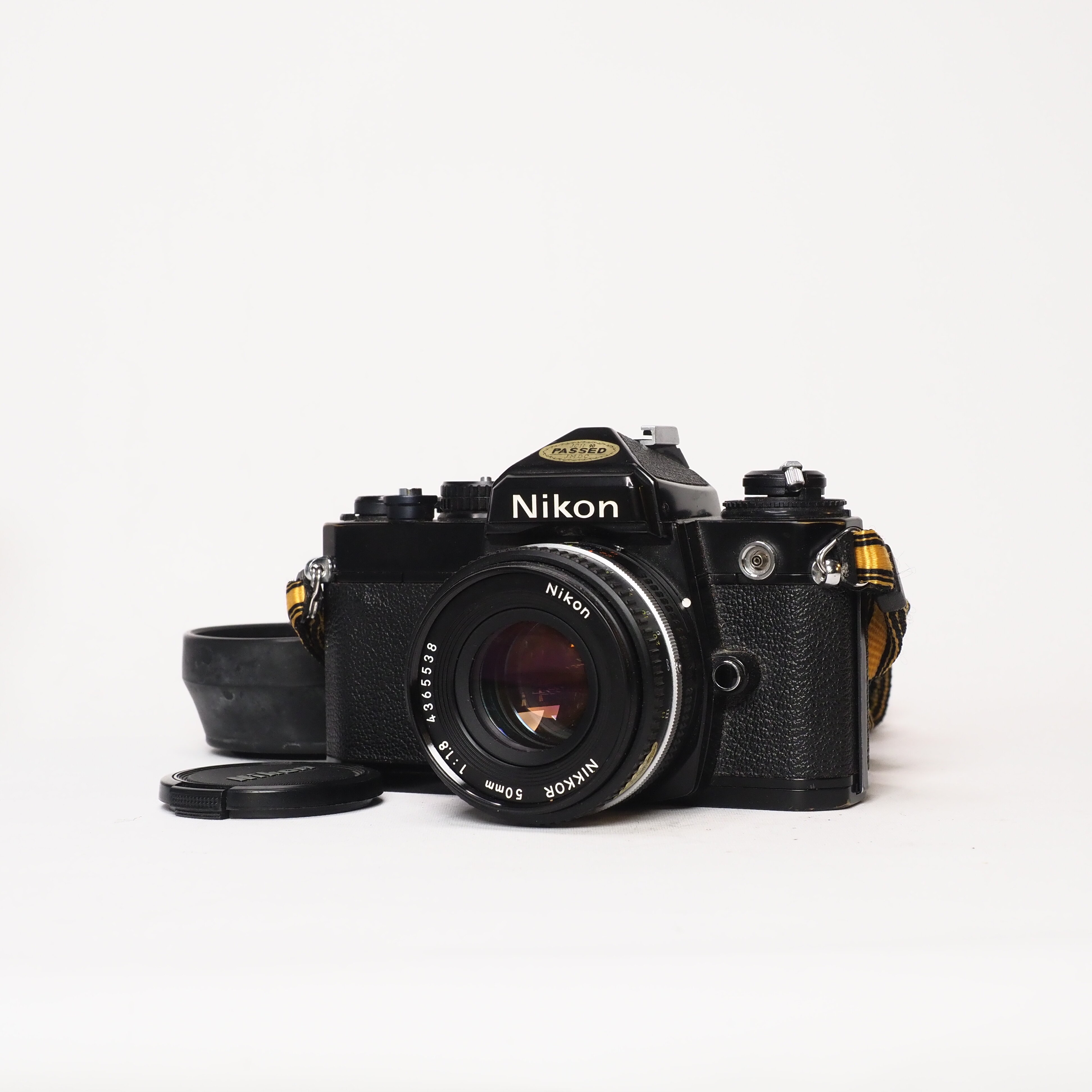Nikon FE + Nikkor 50mm f/1.8 - Begagnad