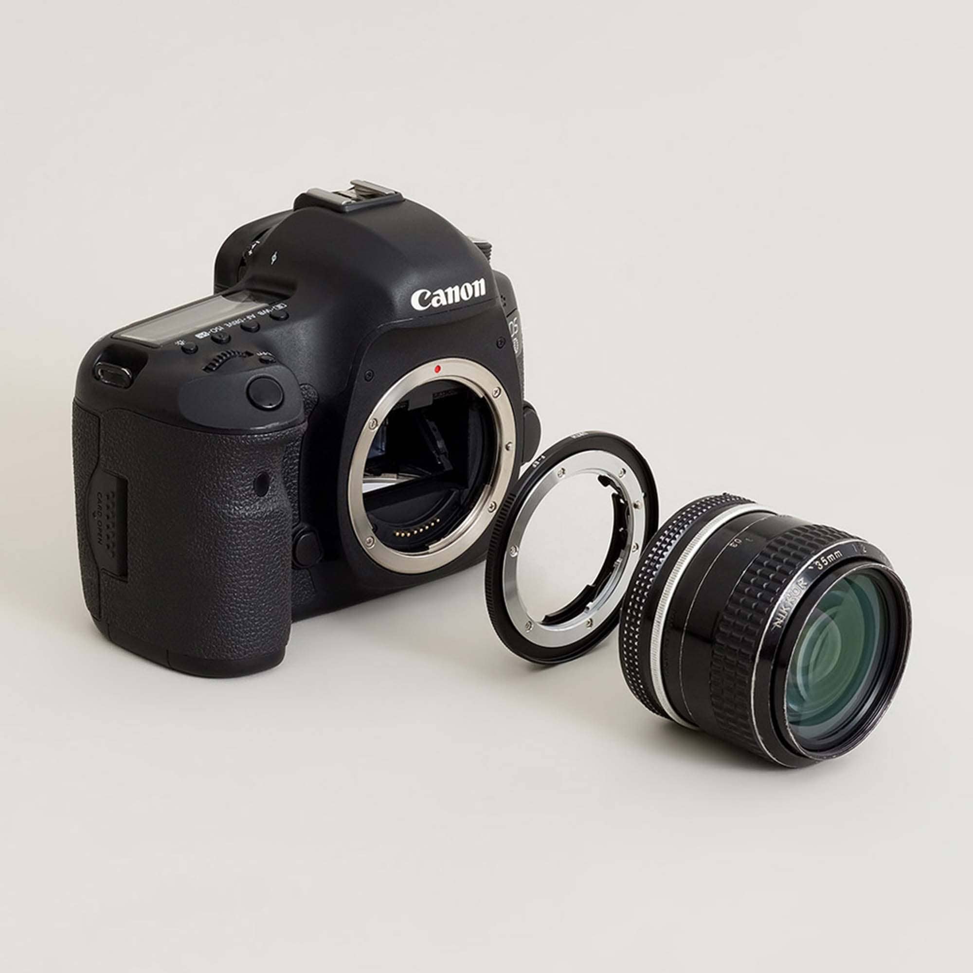 Urth Objektivadapter - Nikon F till Canon EF/EF-S